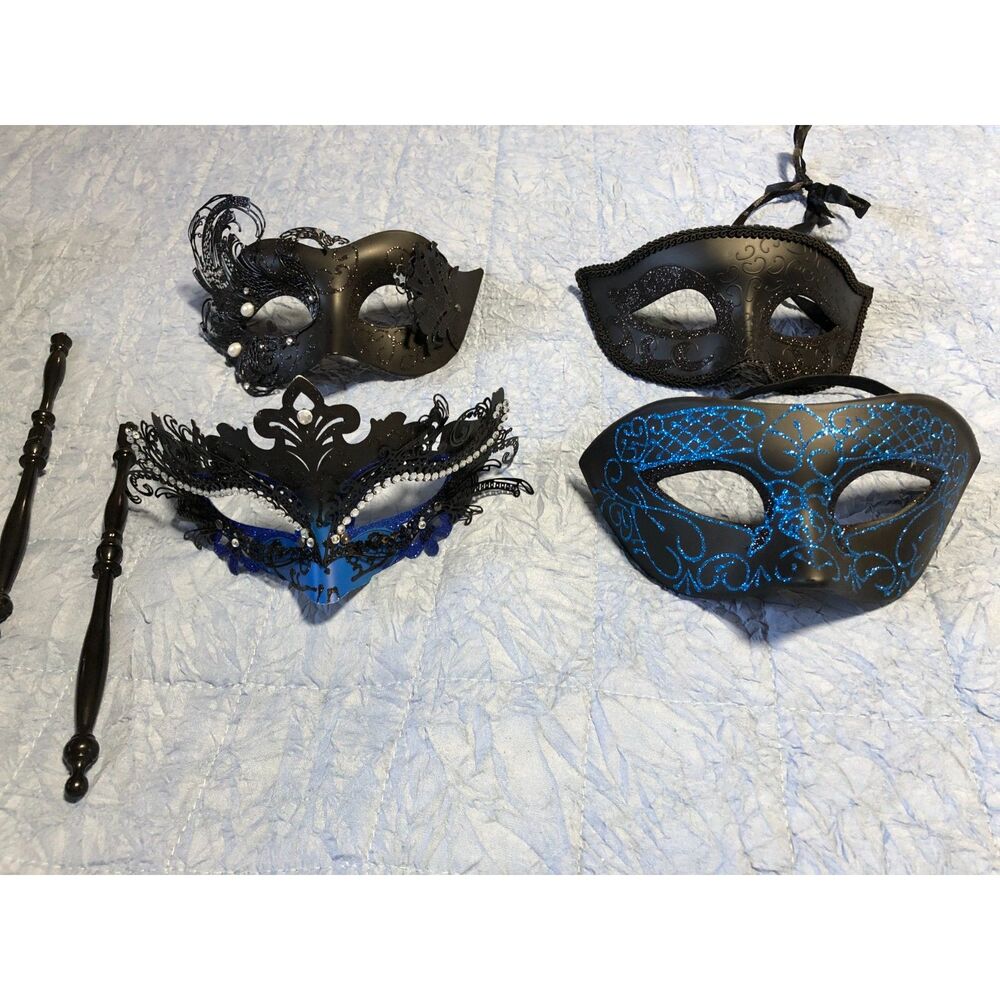 Men and Woman's Mask Set
